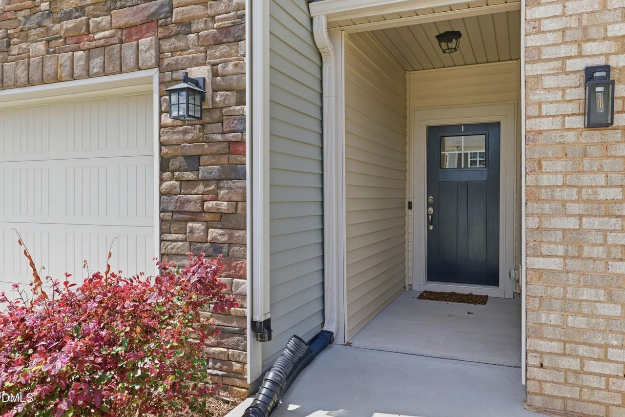 1044 Flagler St - Photo 4 of 33