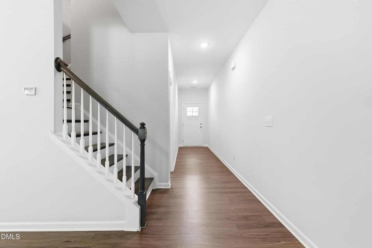 1044 Flagler St - Photo 5 of 33