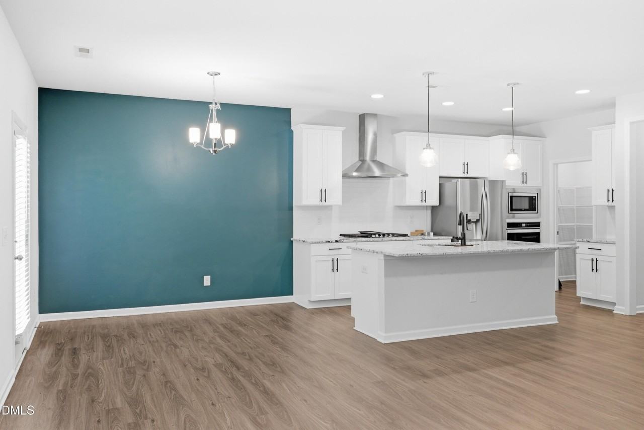 1044 Flagler St - Photo 6 of 33