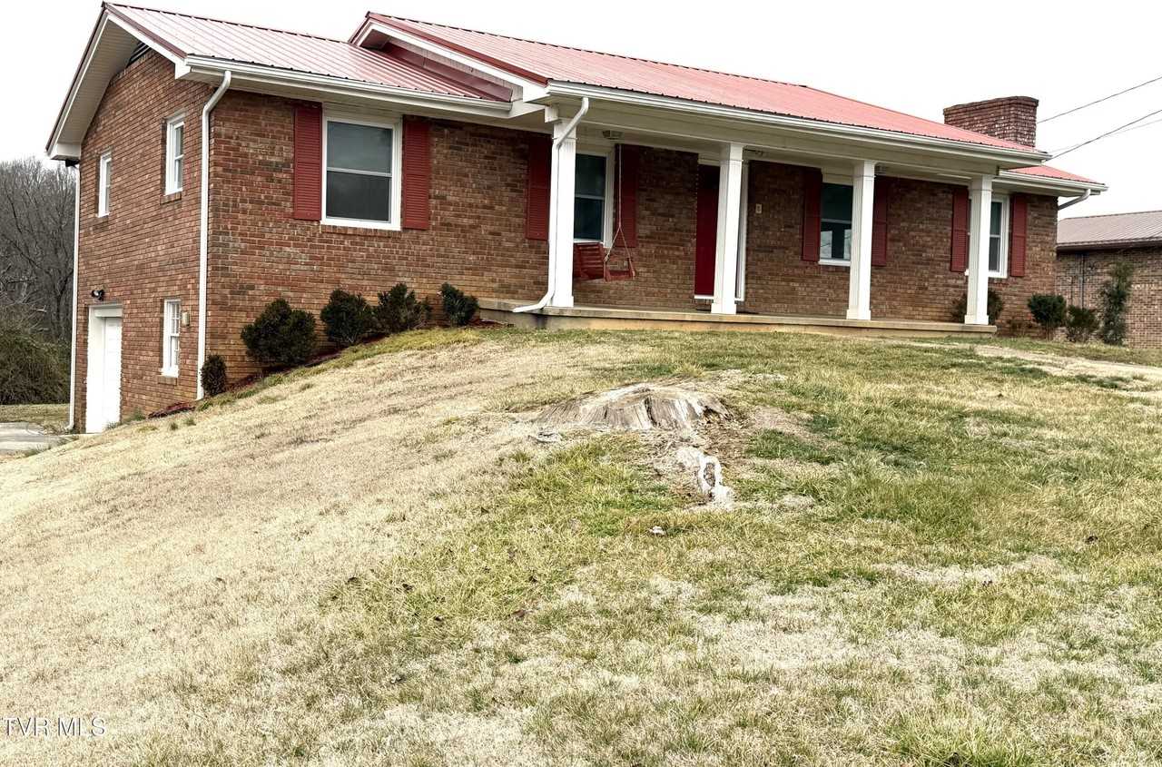 290 Pond Springs Rd - Photo 2 of 15