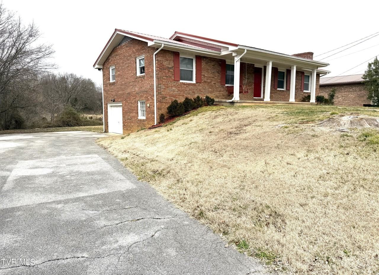 290 Pond Springs Rd - Photo 3 of 15