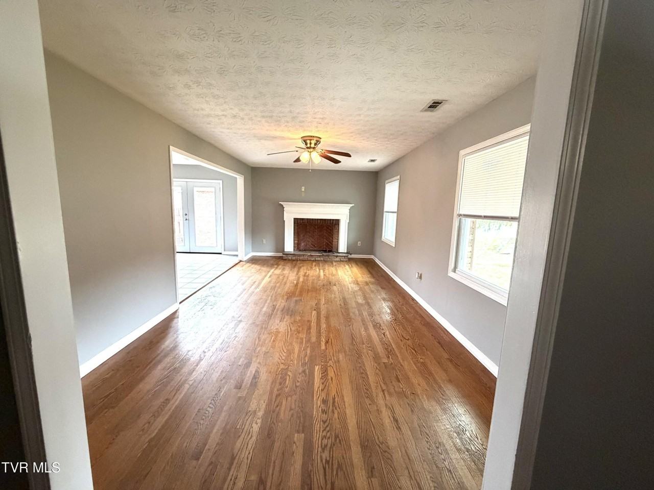 290 Pond Springs Rd - Photo 5 of 15