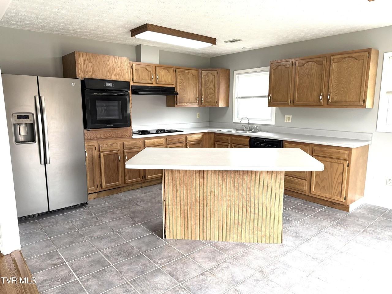 290 Pond Springs Rd - Photo 7 of 15