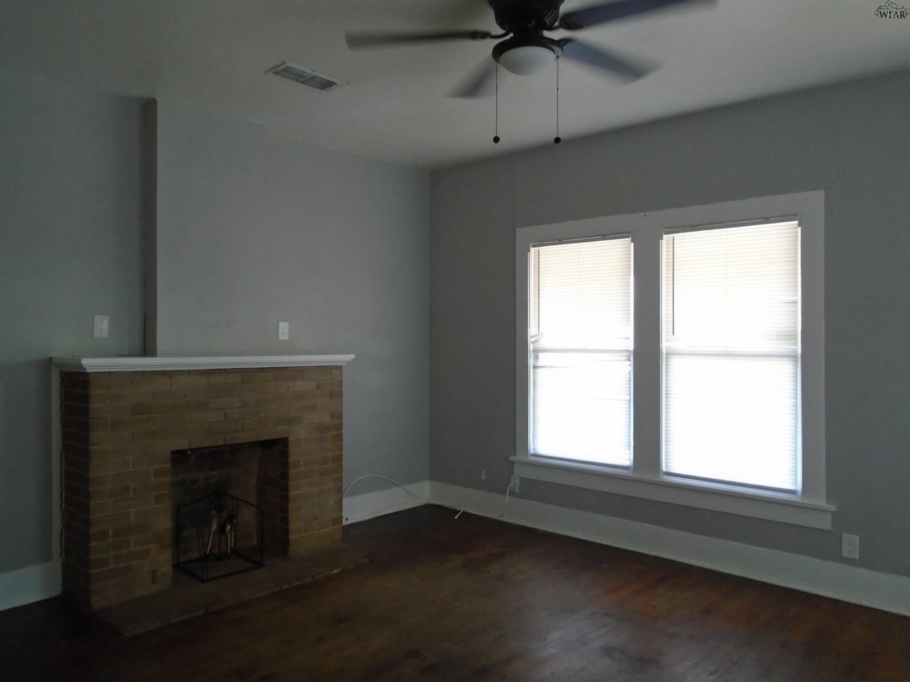2004 Joline St - Photo 2 of 16
