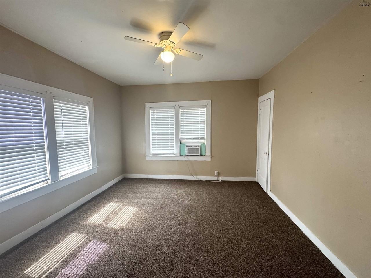 3006 Avenue K #C - Photo 2 of 9