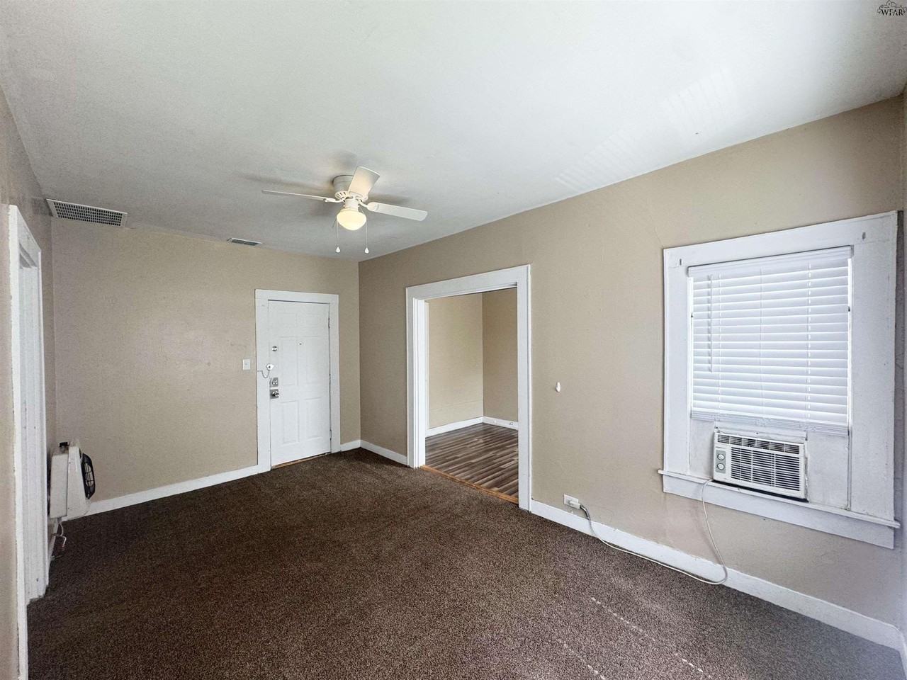 3006 Avenue K #C - Photo 4 of 9