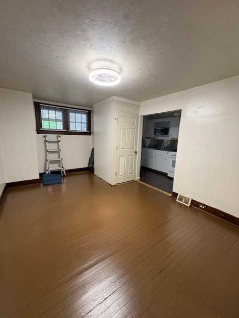 906 Kable Way - Photo 4 of 10