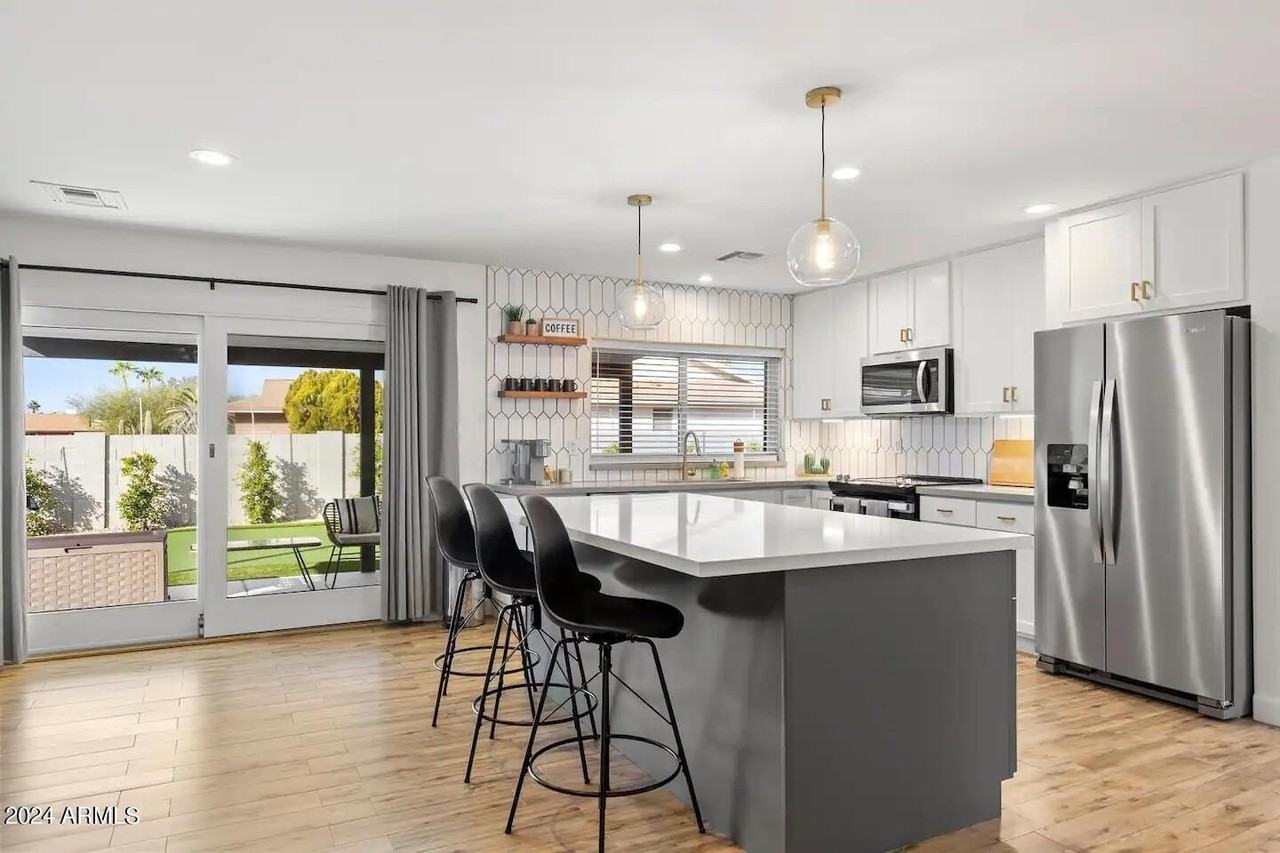 14220 N 59th St - Photo 3 of 19