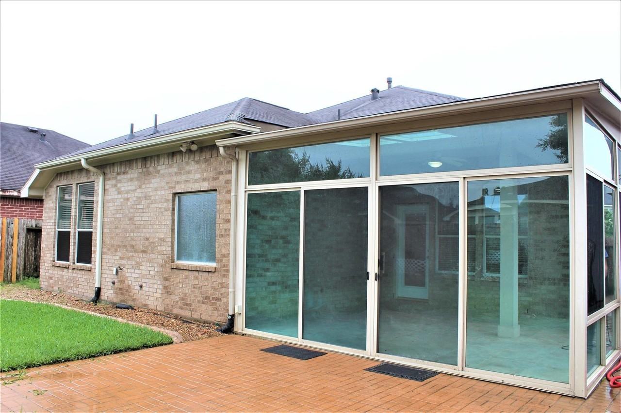 3010 Calvert Crossing Ct - Photo 2 of 34