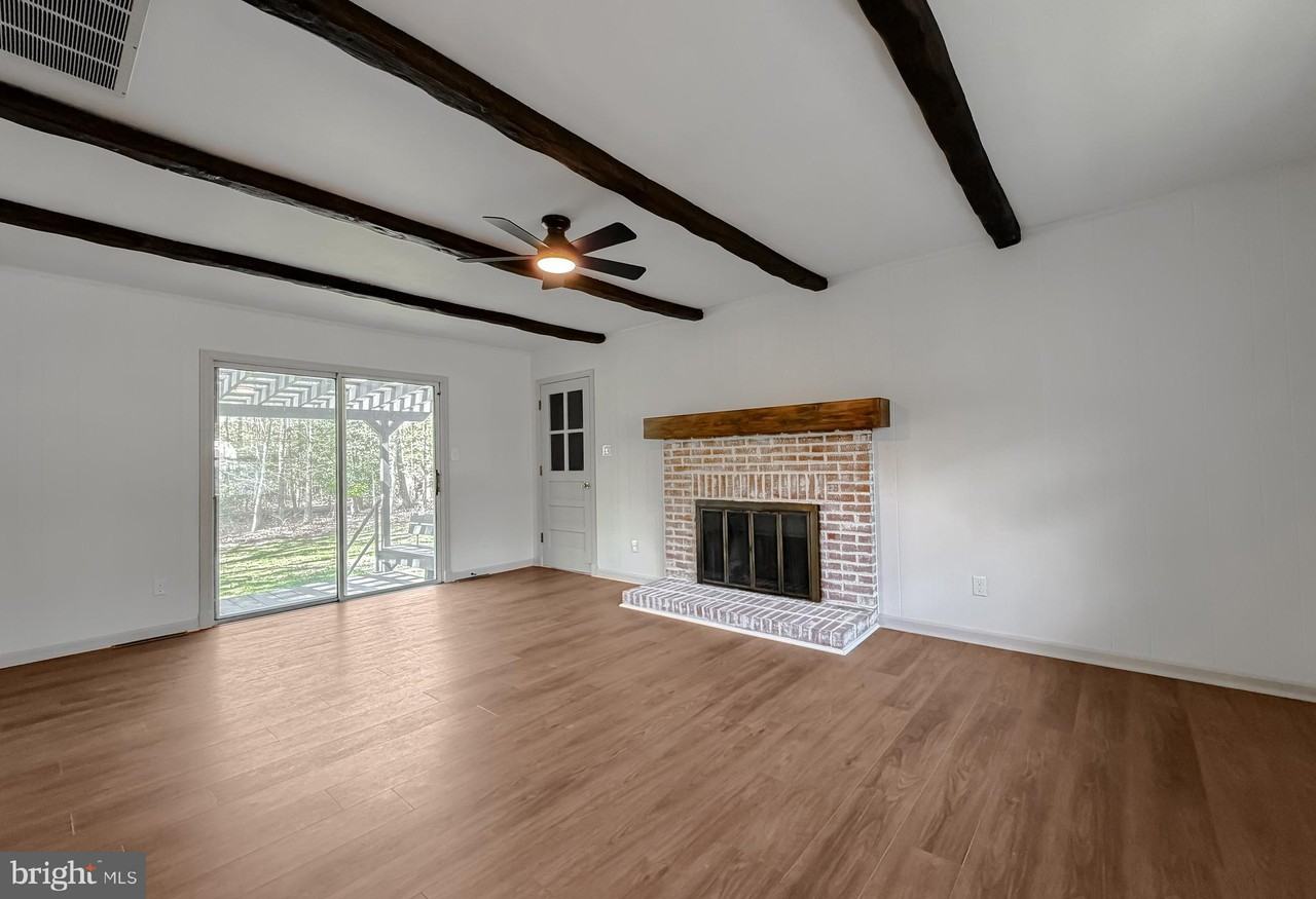 22985 Esperanza Dr - Photo 2 of 32