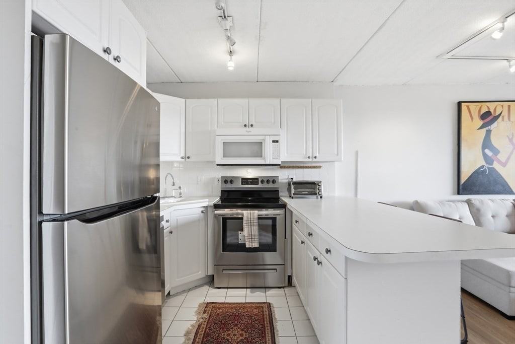 200 Swanton St - Photo 5 of 17