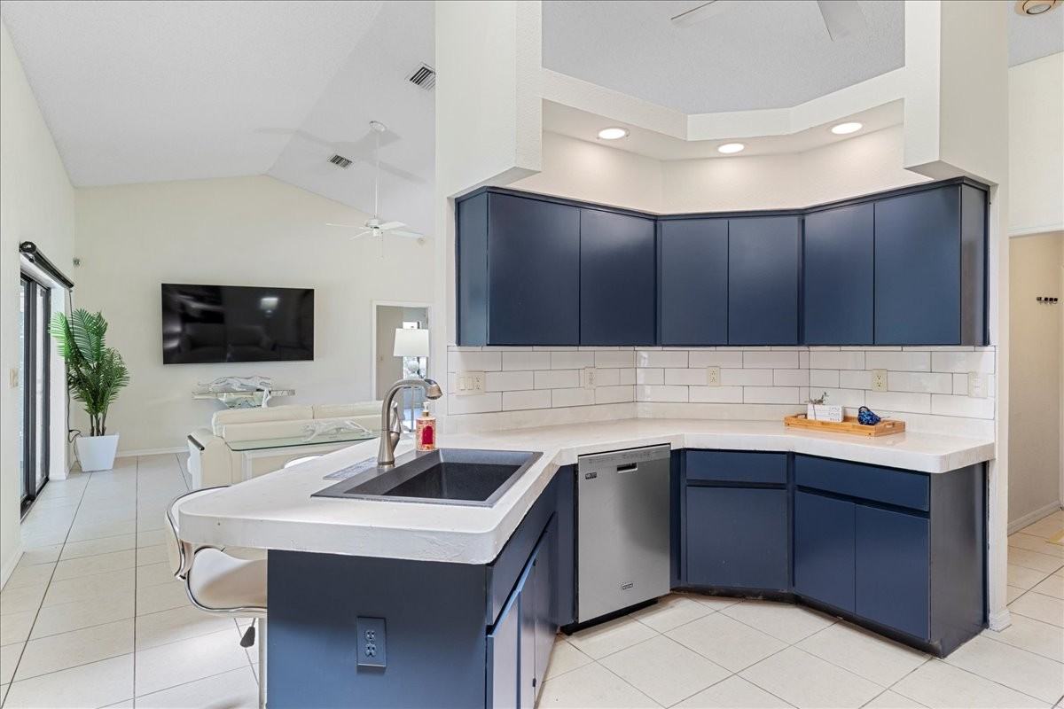 211 Forest Wood Ct - Photo 5 of 30