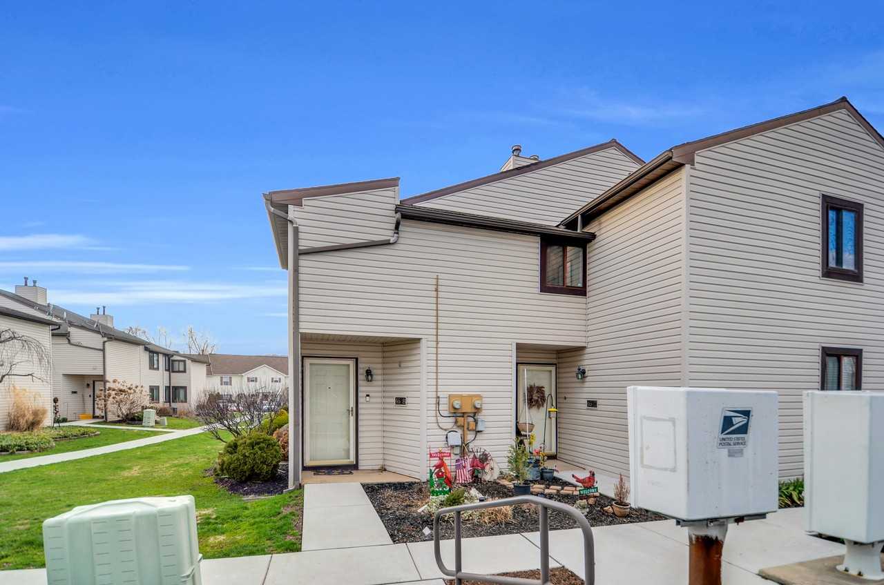 46-8 Holly Dr