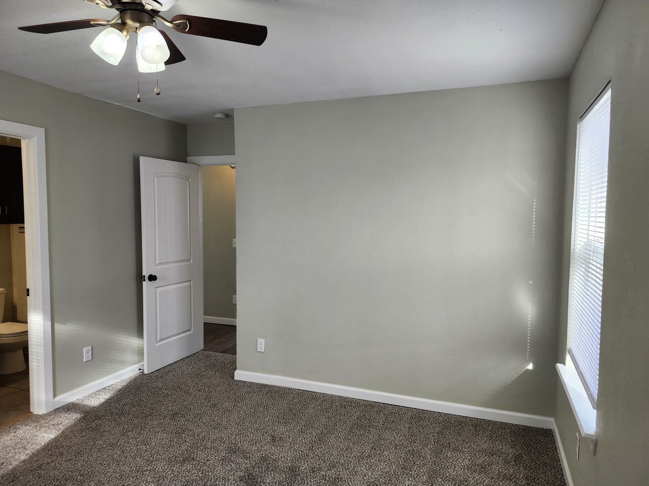 1212 Nw 22nd St #1 - Photo 2 of 10