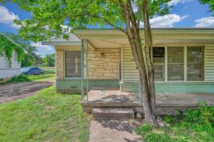 featured image of 3701 Parkwood St