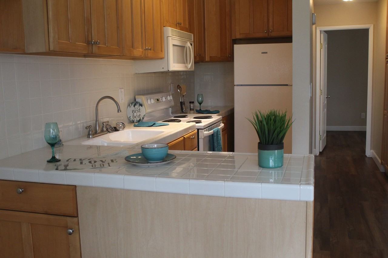 Lauretta 12 - Photo 5 of 42