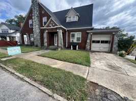 featured image of 727 Kensington Ave #B