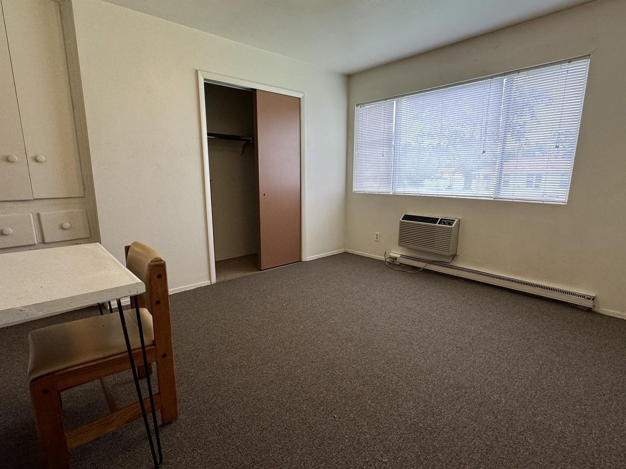511 S Logan Ave #4 - Photo 2 of 9