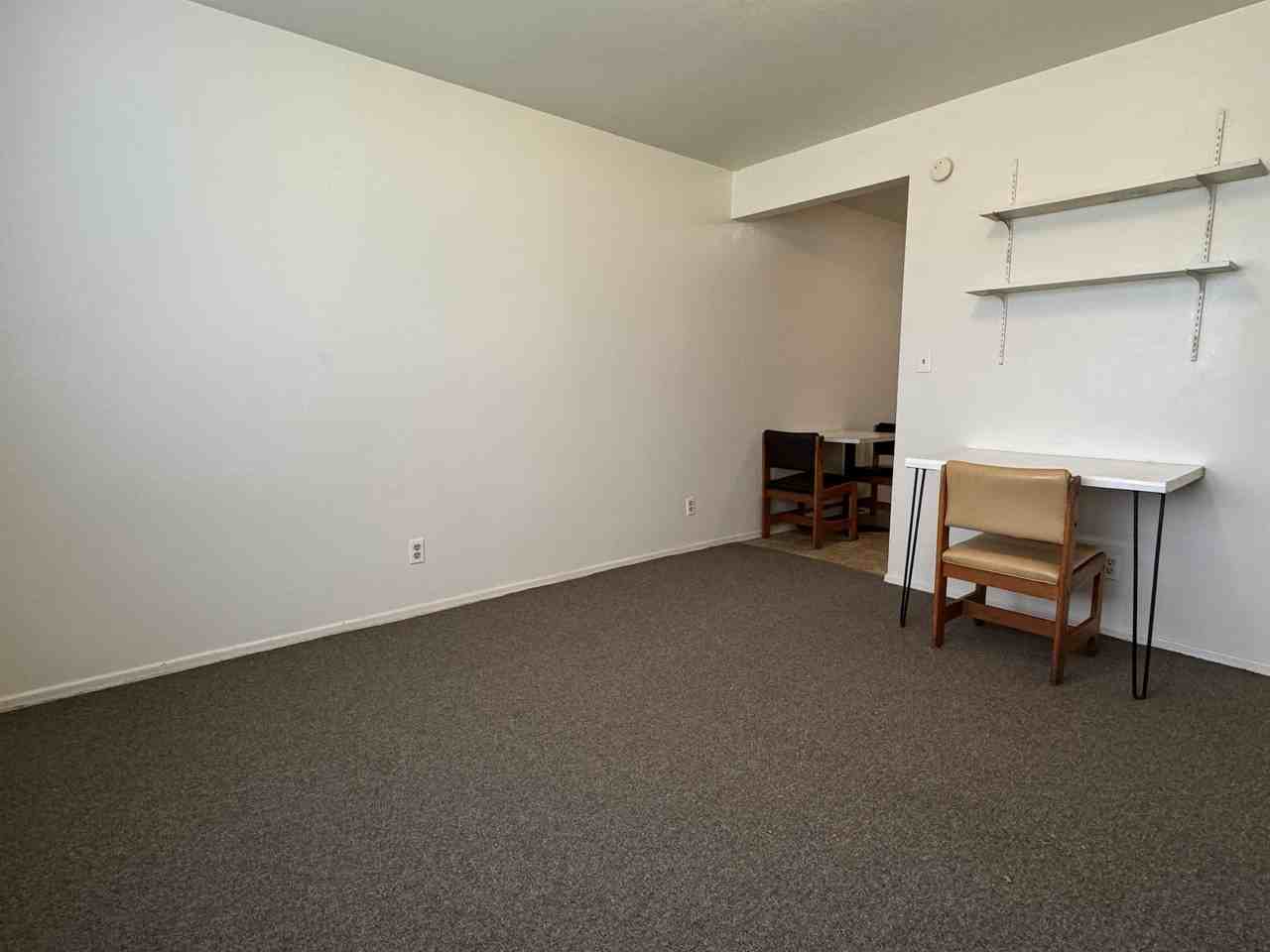 511 S Logan Ave #4 - Photo 7 of 9
