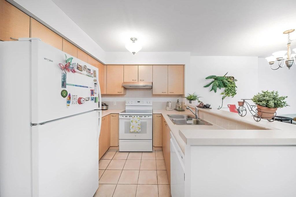 6088 Willingdon Avenue #21XX - Photo 7 of 11