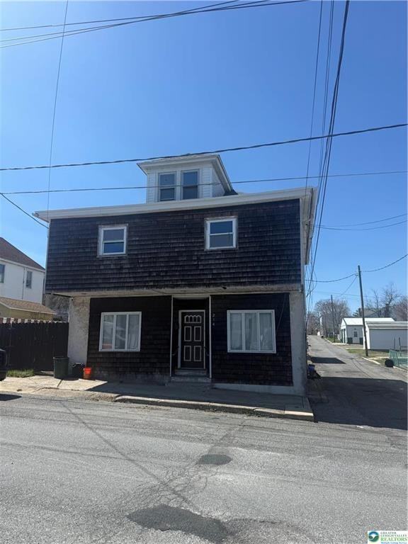 214 N Oak St #TOP - Photo 2 of 2