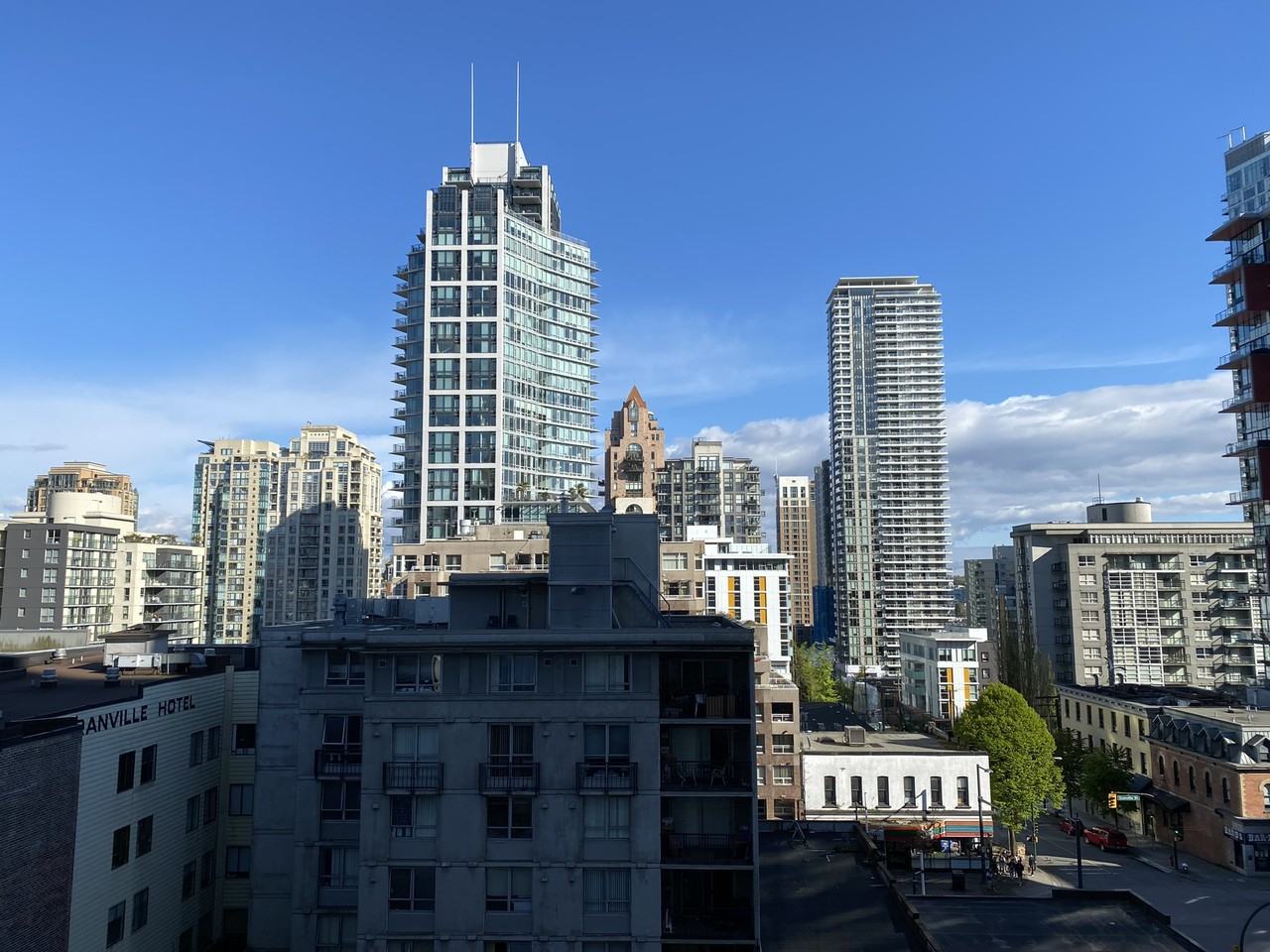 789 Drake Street #701 - Photo 6 of 13