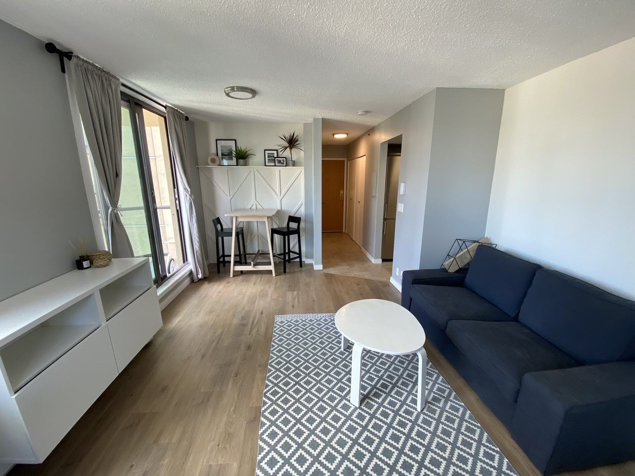 789 Drake Street #701 - Photo 3 of 15