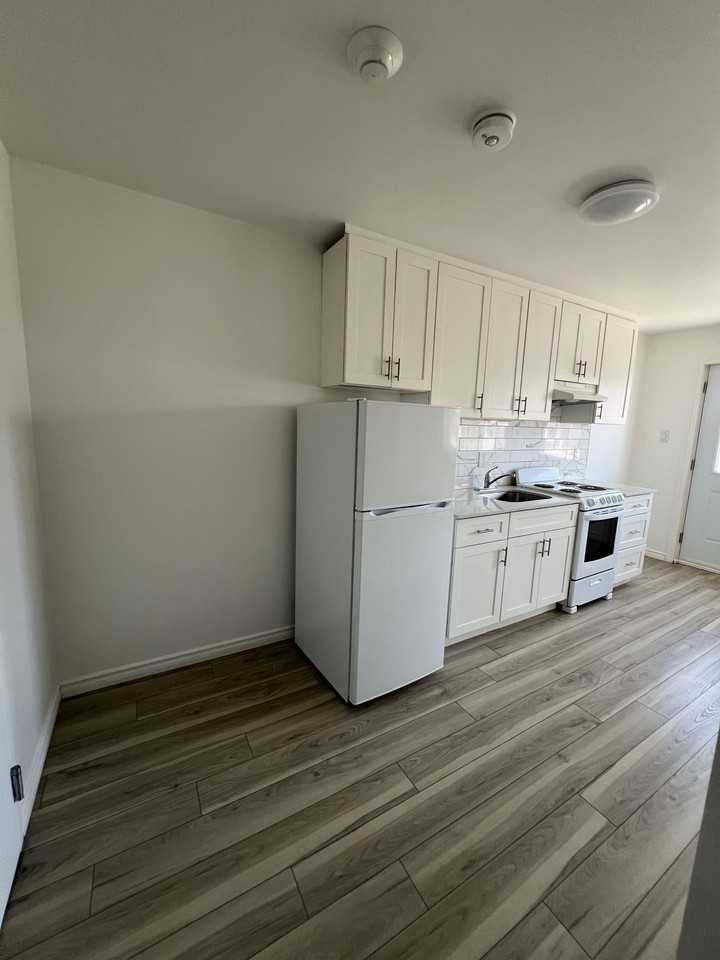 630 Cummings Ave #307 - Photo 3 of 25