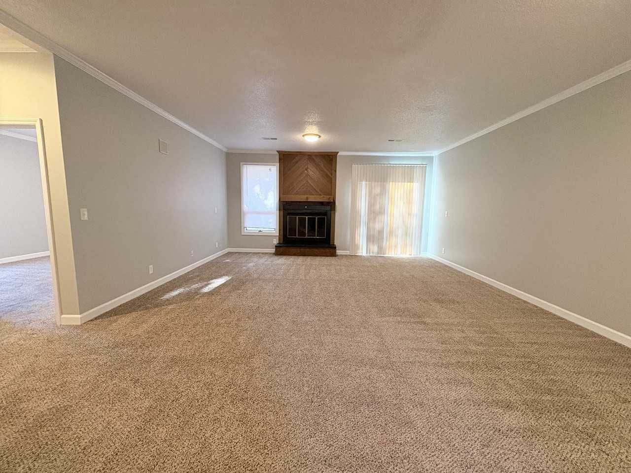 208 Forest View Ct - Photo 6 of 34