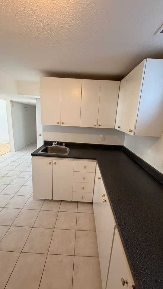 2473 Chasseur Ave - Photo 4 of 9