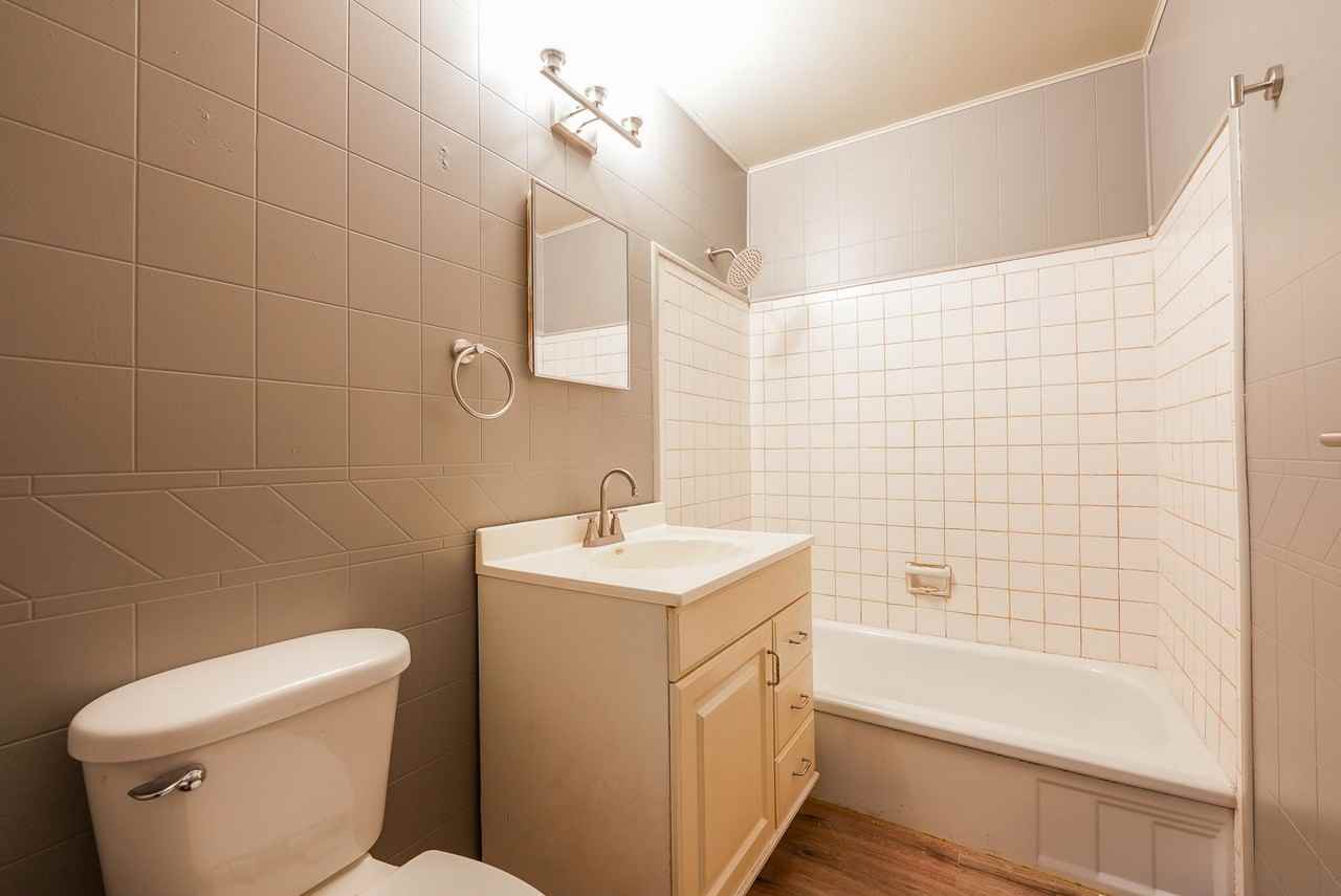 1405 Edgemoor St #1 - Photo 6 of 12