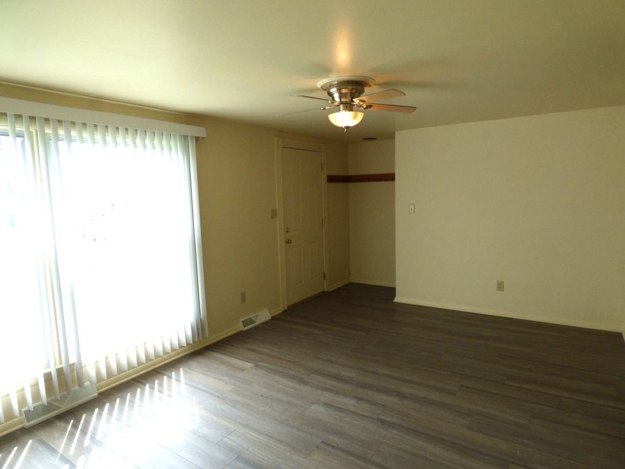 3805 E Rudisill Blvd - Photo 3 of 25