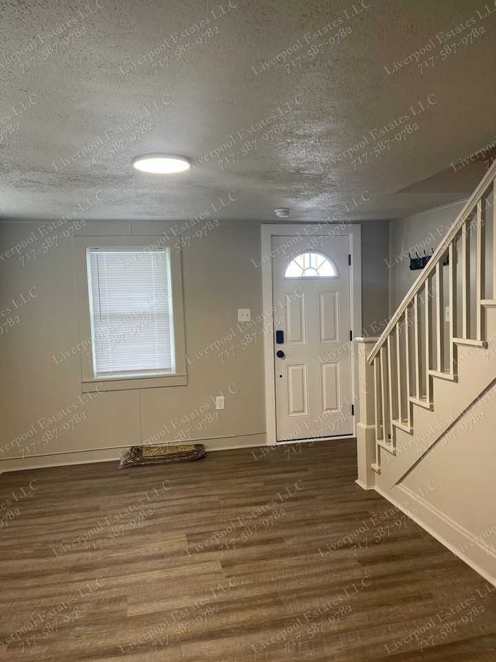 409 S Market St #C - Photo 3 of 20