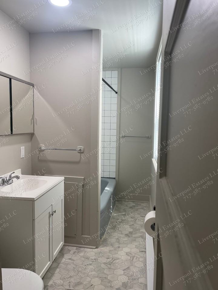 409 S Market St #C - Photo 5 of 20