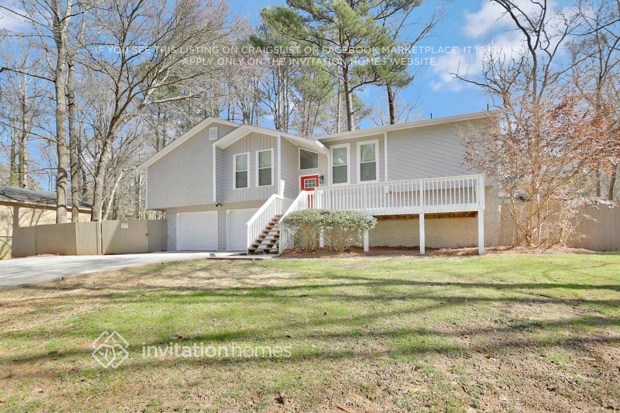 3102 Carmel Dr - Photo 3 of 25