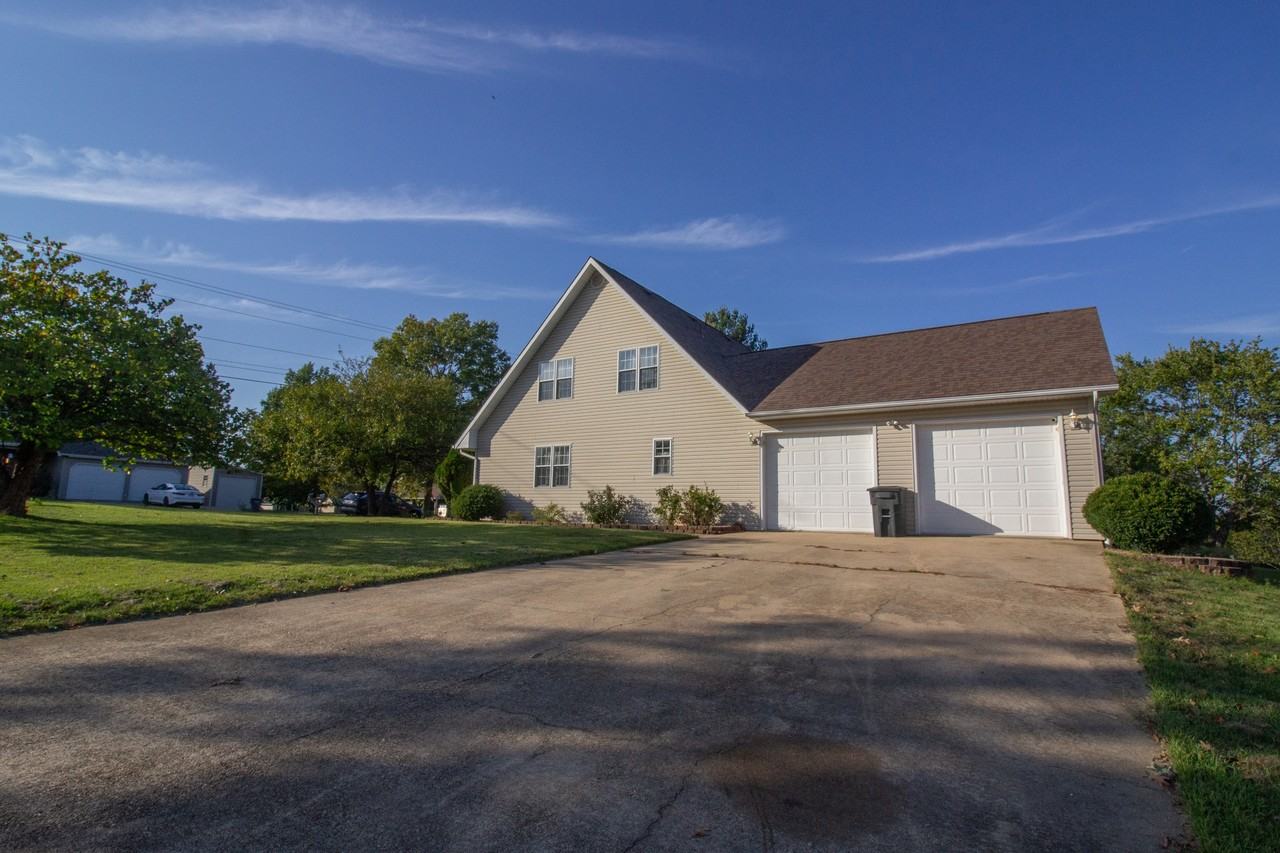 101 Rental St - 1 #2 - Photo 2 of 17