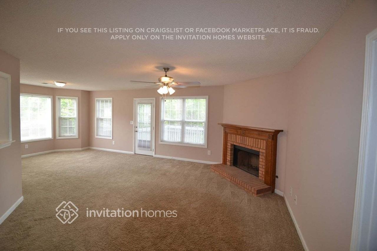 4827 Baker Plantation Dr - Photo 2 of 9