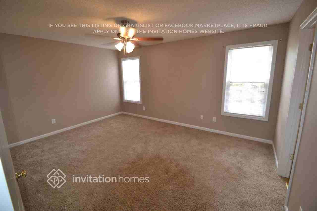 4827 Baker Plantation Dr - Photo 3 of 9