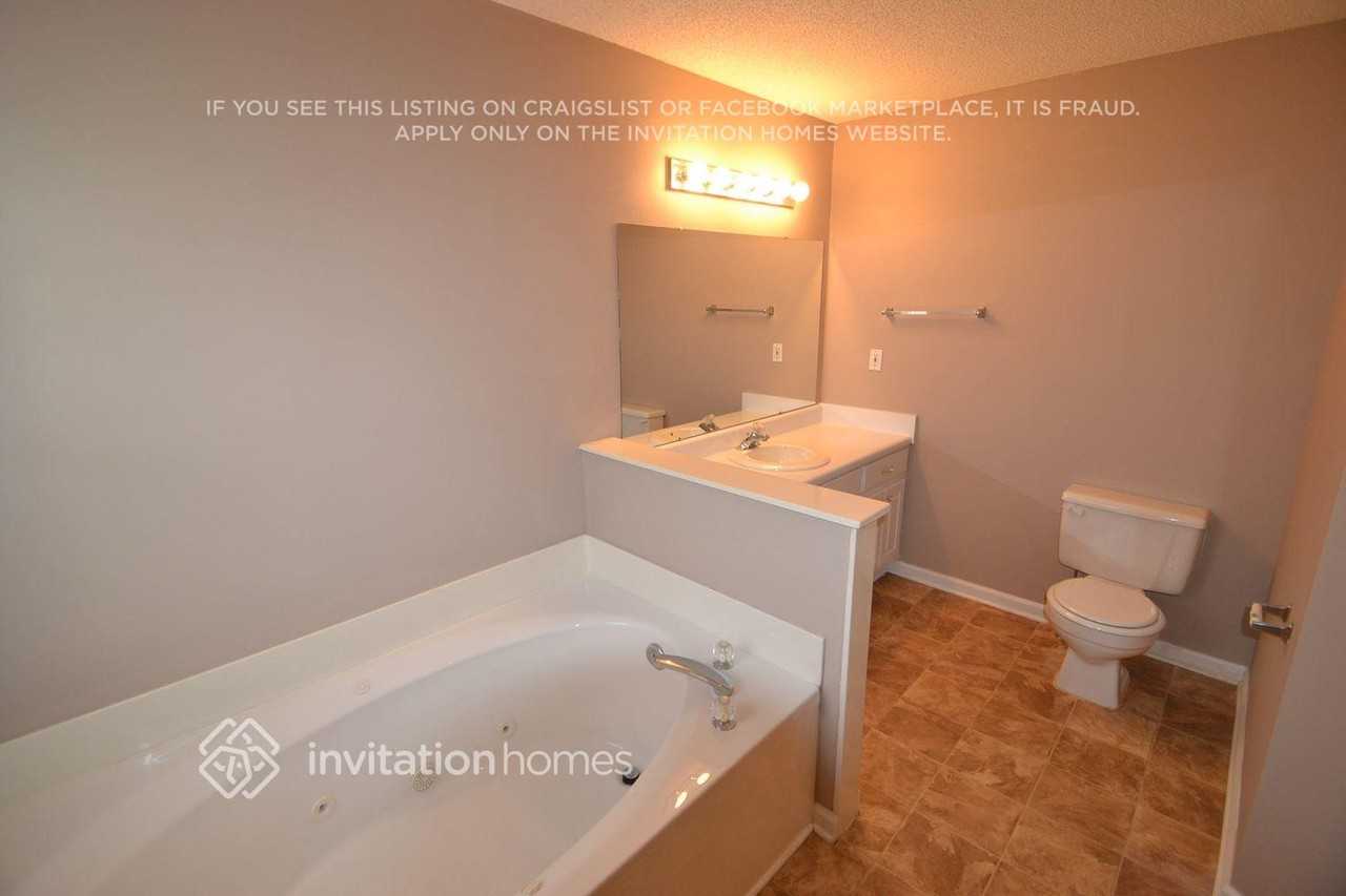 4827 Baker Plantation Dr - Photo 6 of 9