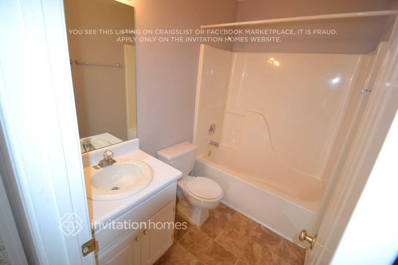 4827 Baker Plantation Dr - Photo 7 of 9