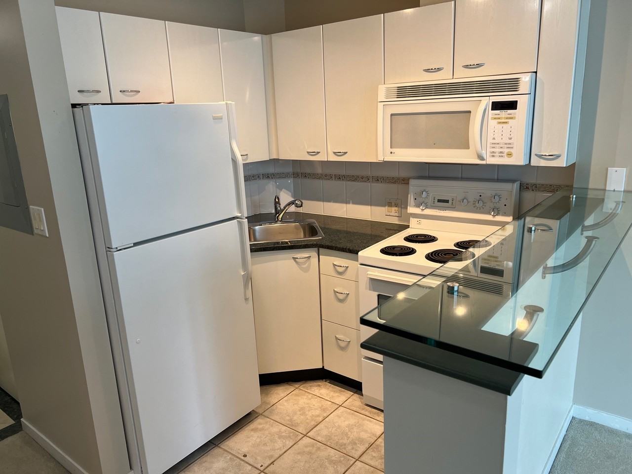 1331 Alberni Street - Photo 7 of 18