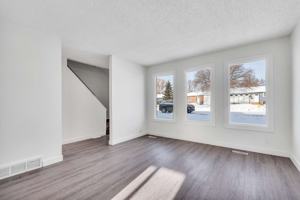 featured image of 43 Murphy Cres && 1 Lothian Mews