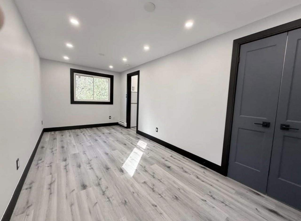 B-48 Alma Street North - Photo 3 of 8