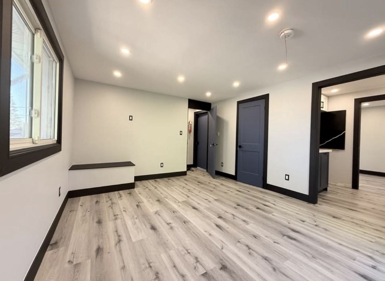 B-48 Alma Street North - Photo 4 of 8