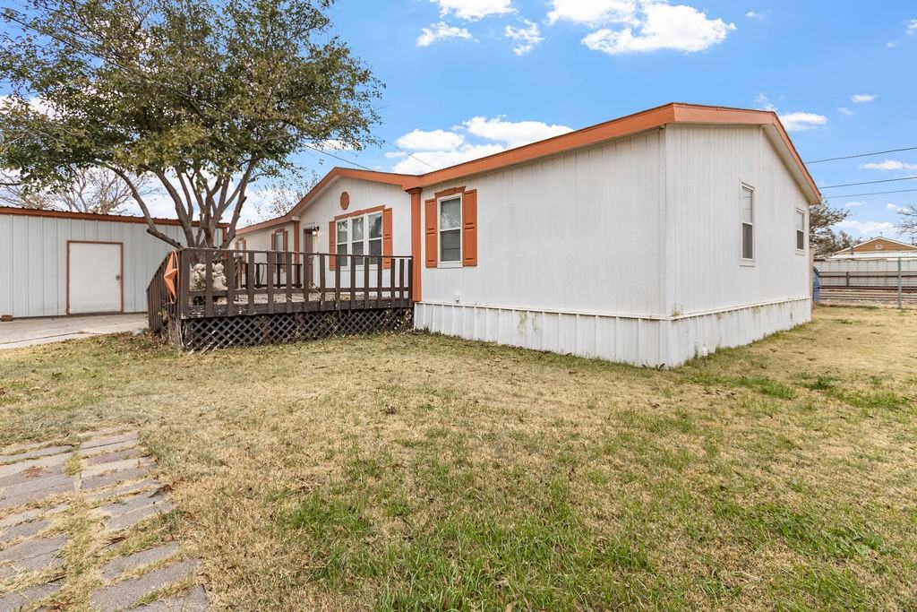 6310 Alderfer Avenue - Photo 6 of 24