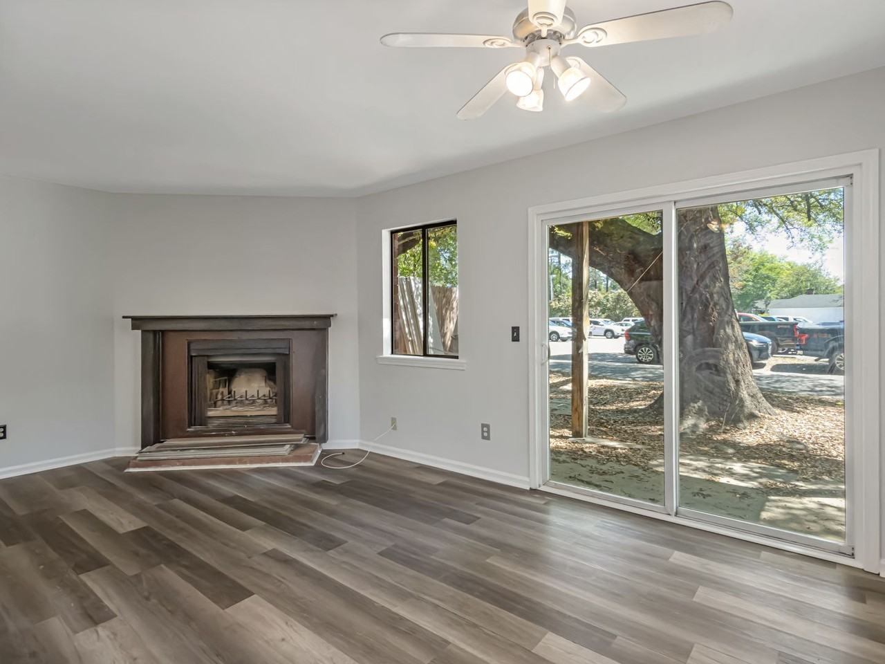 398 Country Club Blvd #B3 - Photo 4 of 17