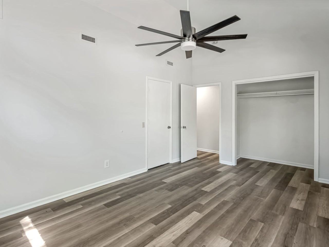 398 Country Club Blvd #B3 - Photo 6 of 17