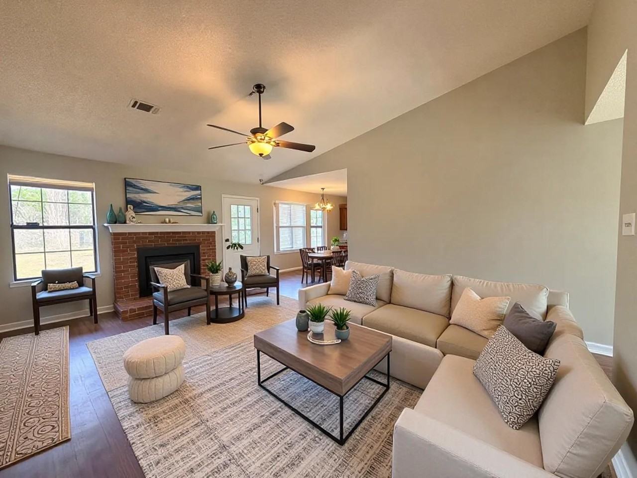 8306 Oxford Valley Dr - Photo 2 of 16
