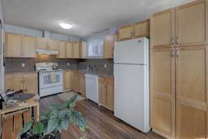 featured image of 2415 9 St Nw