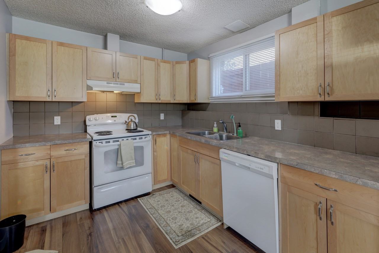 2415-B 9th Street NW - Photo 3 of 25